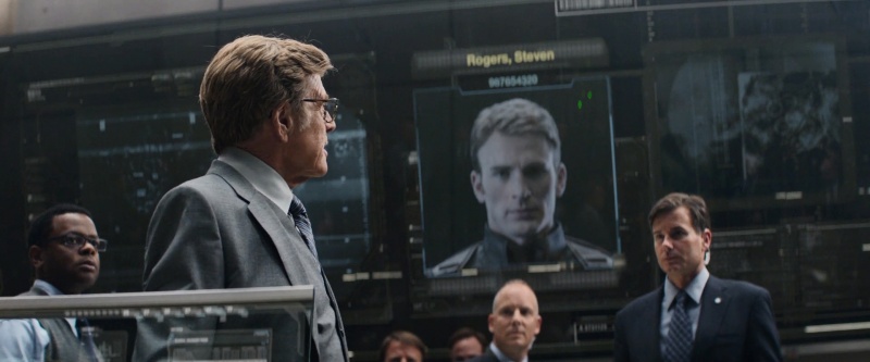 Fichier:SHIELD Fugitive.jpg